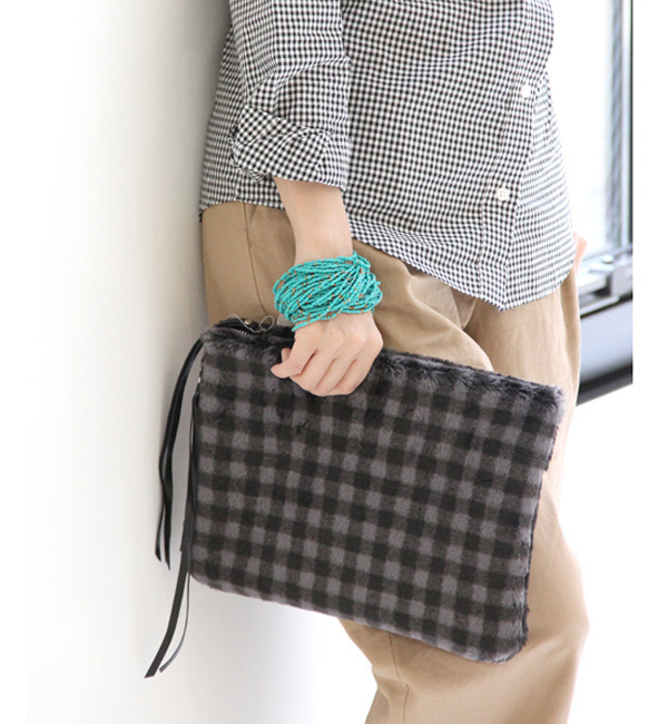 UAW FAKE FUR クラッチバッグ