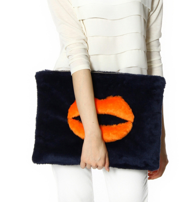 ＜LUDLOW（ラドロー）＞ LIP クラッチバッグ