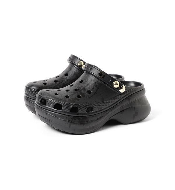 women in crocs