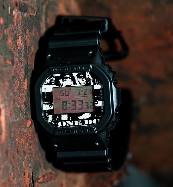 G-SHOCK / KOUSUKE KAWAMURA × BEAMS T 別注 DW 5600-E ''1 dollar bill  shredded''|BEAMS MEN(ビームス メン)の通販｜アイルミネ