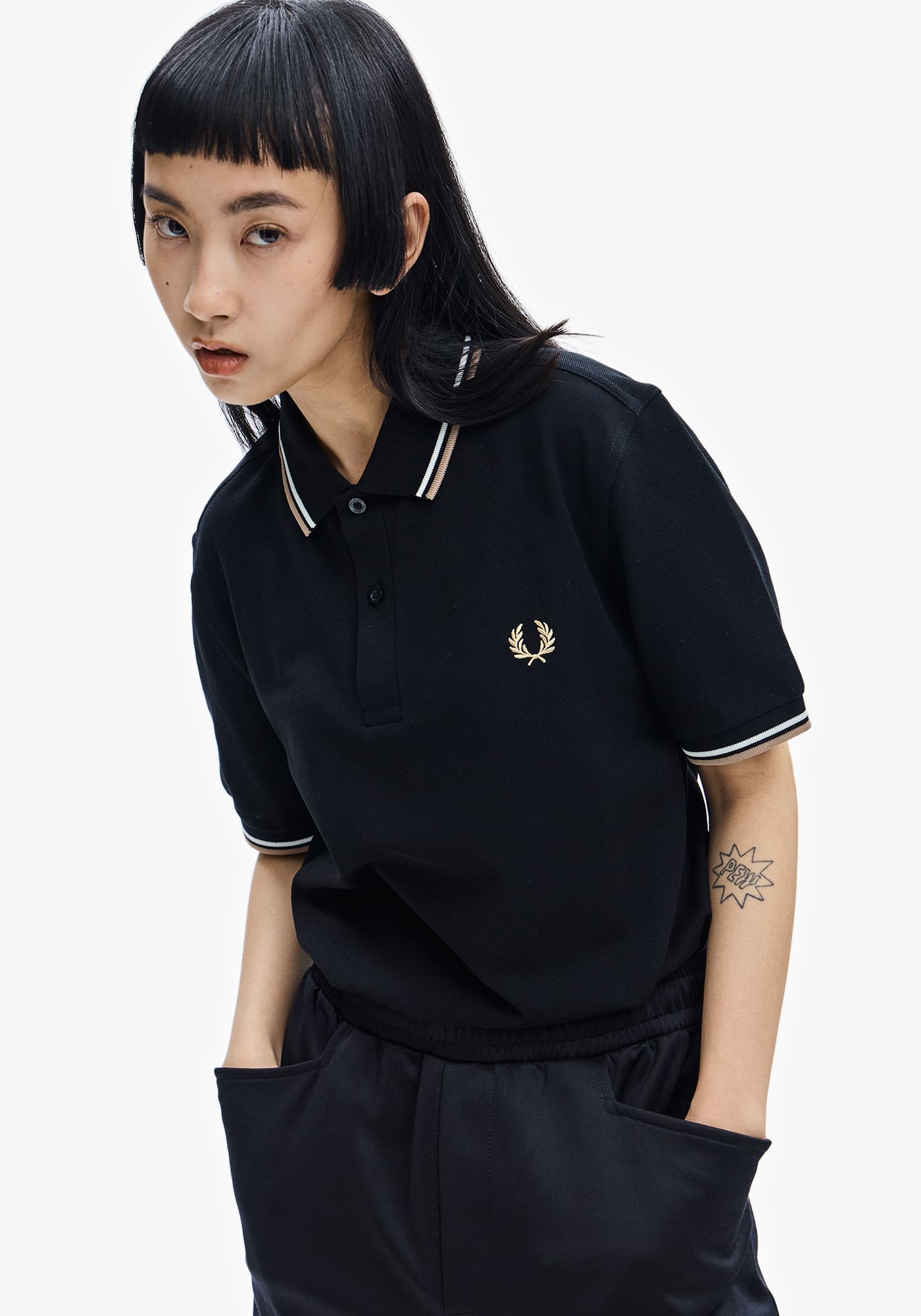 The Fred Perry Shirt   M