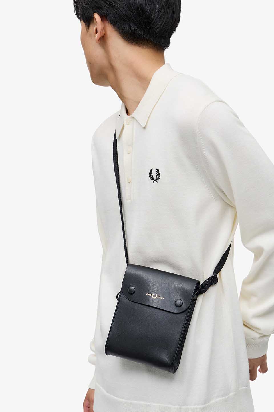 Burnished Leather Pouch Bag|FRED PERRY(フレッドペリー)の通販 