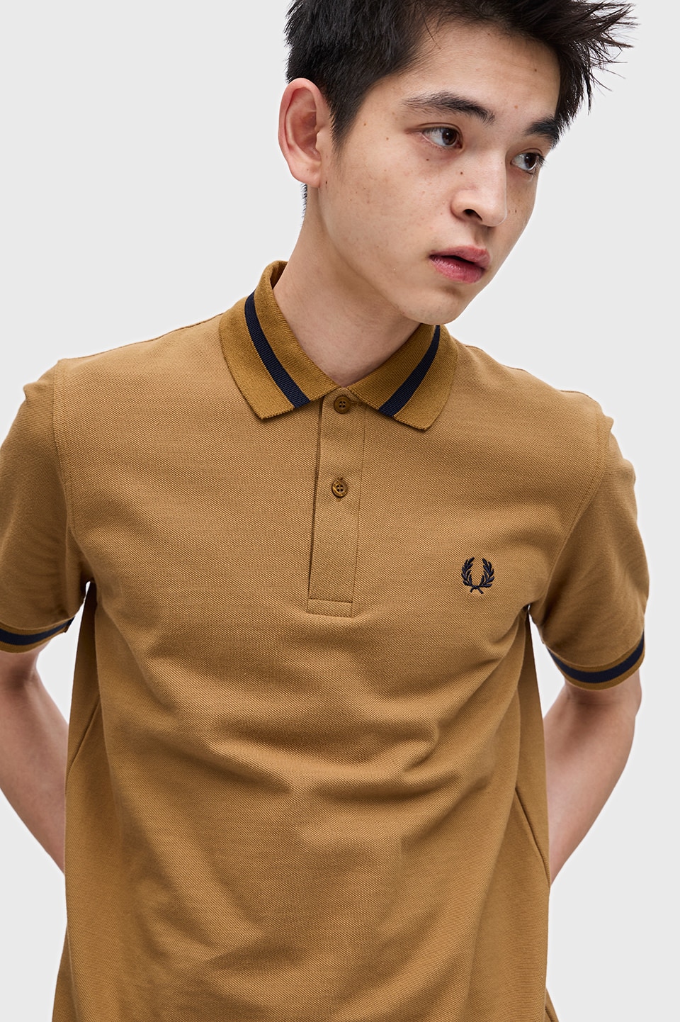 The Fred Perry Shirt - M2