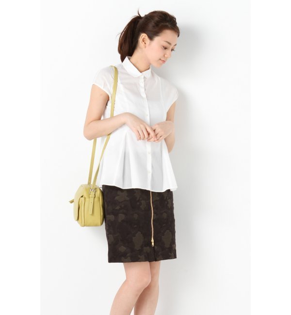 ラウンドカラーフレアブラウス