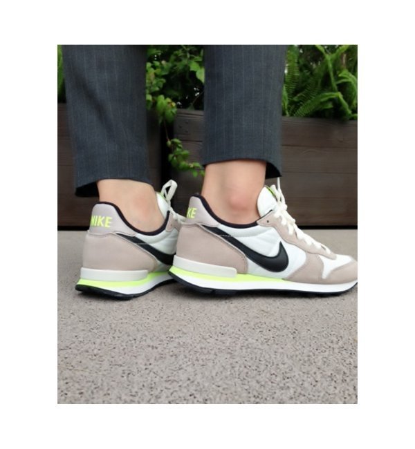 NIKE インターナショナリスト