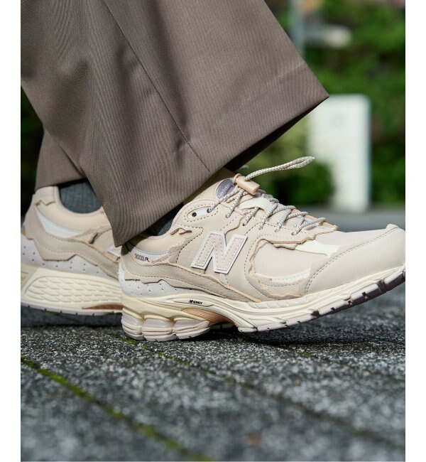 NEW BALANCE M2002RD QSANDSTONE   TURTLEDOVE   GOLD METALLIC (WIDTH:D)