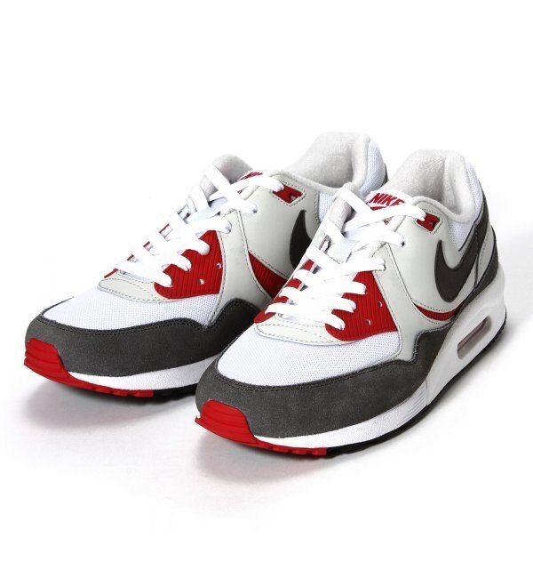 NIKE AIR MAX LIGHT ESSENTIAL