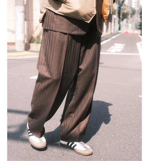 FARAH / ファーラー】Two-Tuck Side Adjustable Pants|JOURNAL