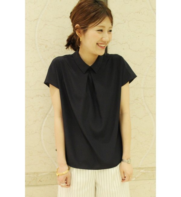 クレープデシン襟付きタックブラウス