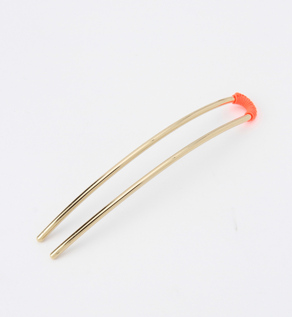 helena rohner/LB/hairpin with string