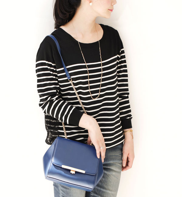 Fレザーチェーンハンドルポシェット