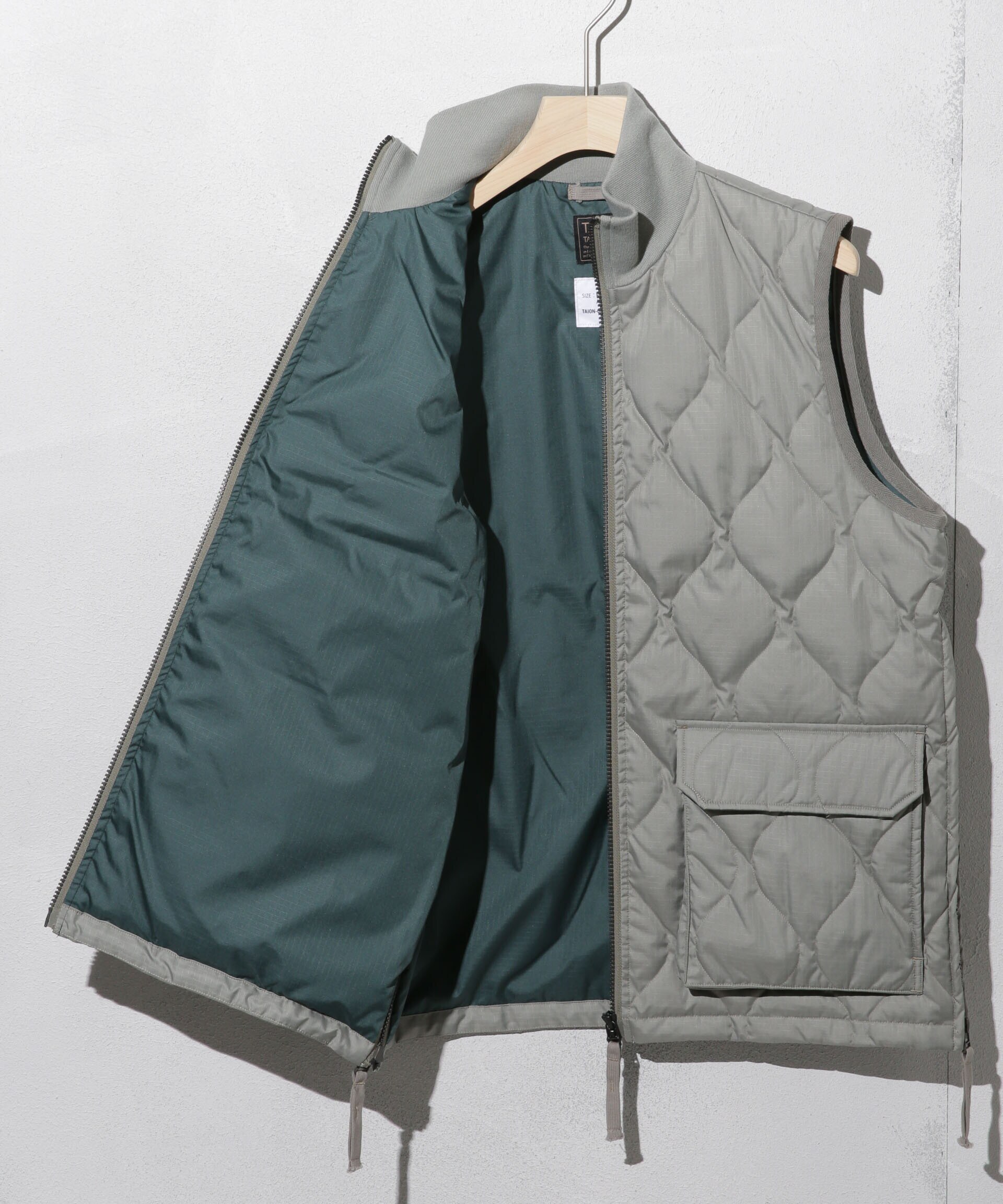 TAION/MILITARY HI NECK DOWN VEST|nano・universe(ナノ・ユニバース