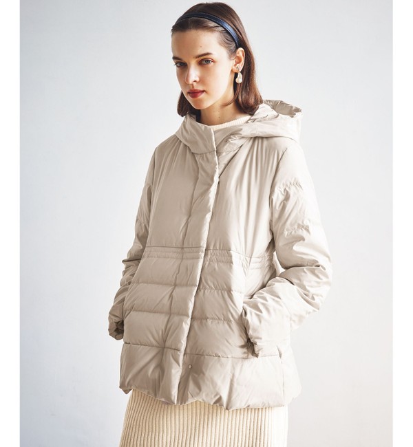 組曲 クミキョク 2 軽いコート ダウン87％ 暖かい クリーム色 DMW約４６センチ袖丈