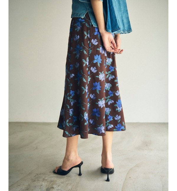 7,350円GRACE CONTINENTAL　フラワー刺繍スカート