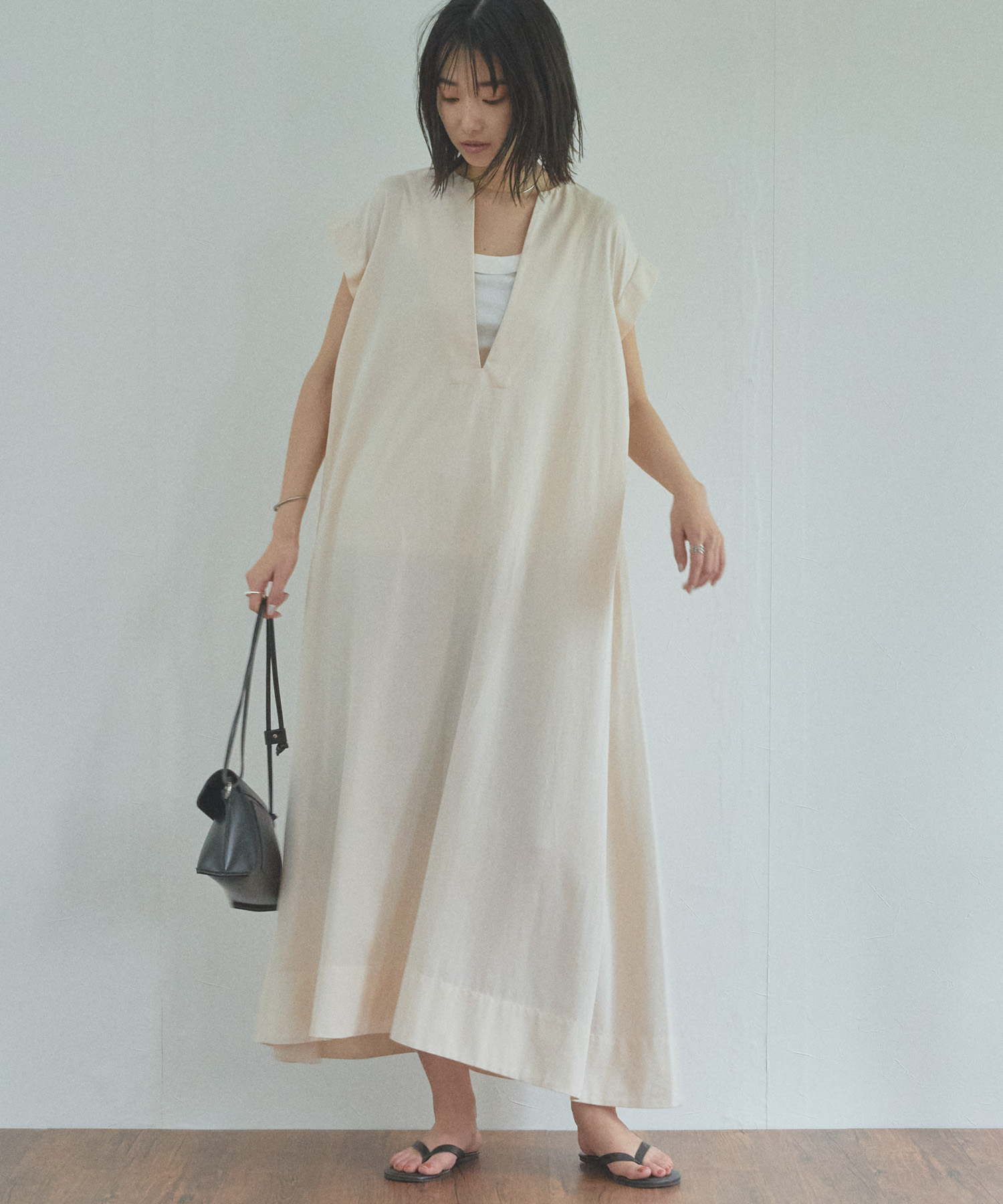 Audrey And John Wad 深vネックロングワンピース Landwards ランドワーズ の通販 アイルミネ Audrey And John Wad 深vネックロングワンピース Landwards ランドワーズ の通販 アイルミネ
