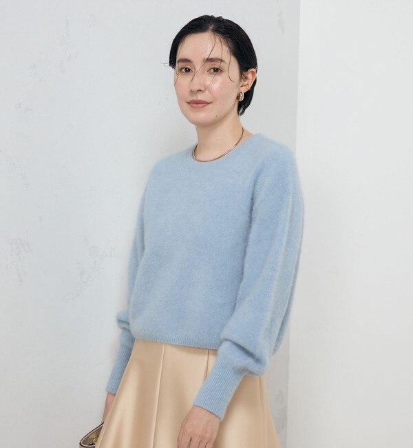 ヘアリーショート丈クルーネックプルオーバーニット