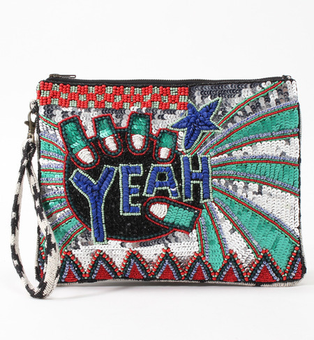 ビーズ刺繍クラッチ YEAH