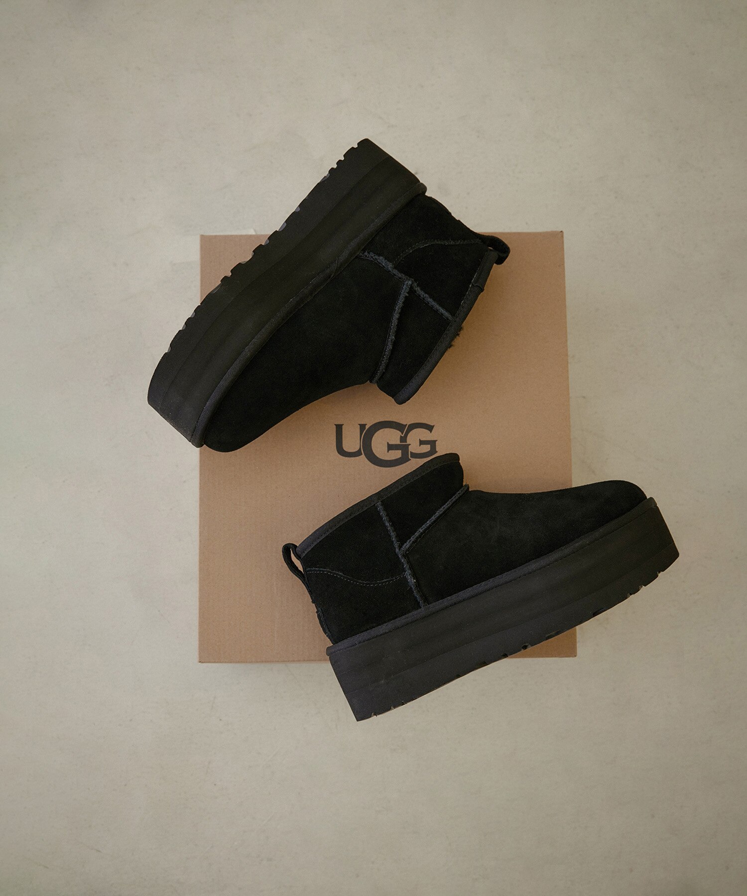 UGG（アグ）】クラシックウルトラミニプラットフォーム|SALON adam et