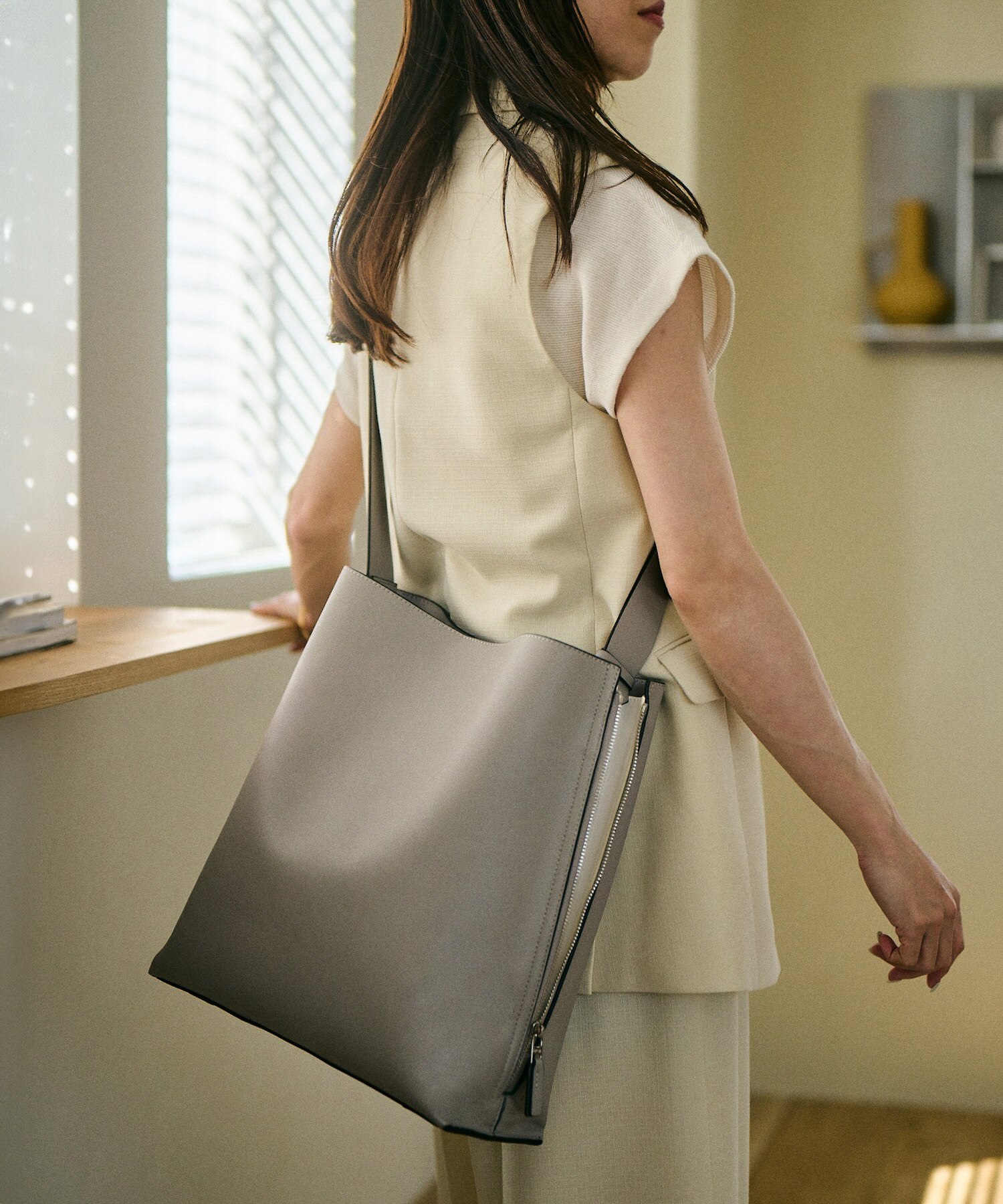 【WEB限定】【24SS】【E'POR】Y BAG Shoulder Large（サイドジップショルダーバッグ）【A4対応】【雑誌掲載