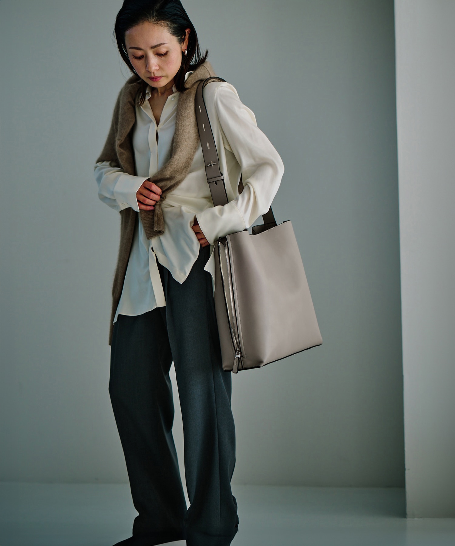 WEB限定】【24SS】【E'POR】Y BAG Shoulder Large（サイドジップ