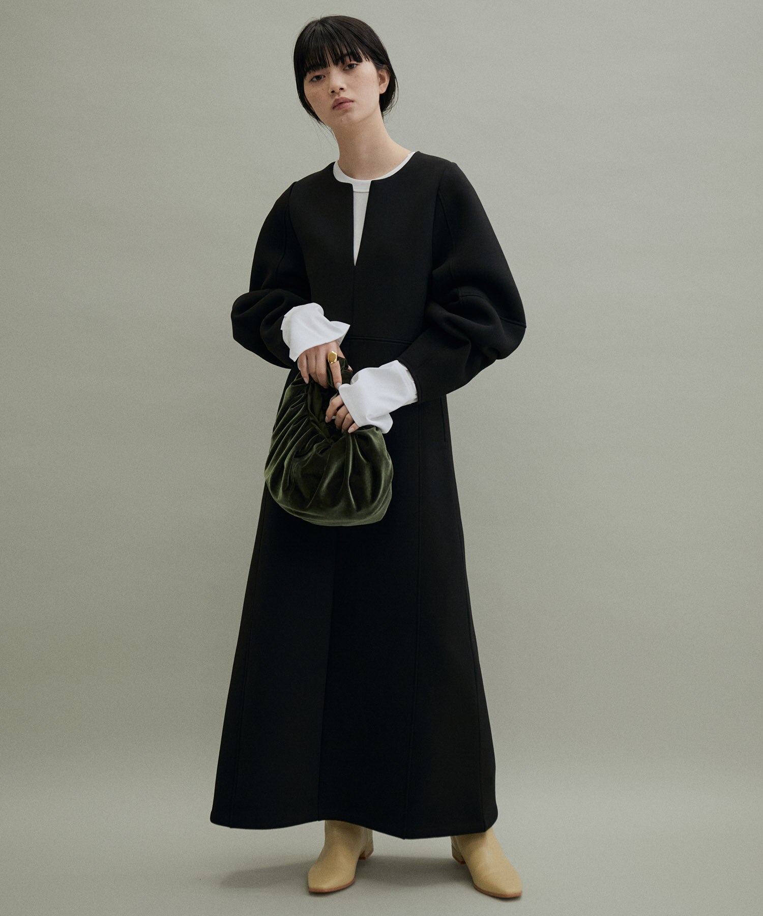 WEB限定(一部店舗展開あり)】フォルムスリーブフレアワンピース|ADAM 