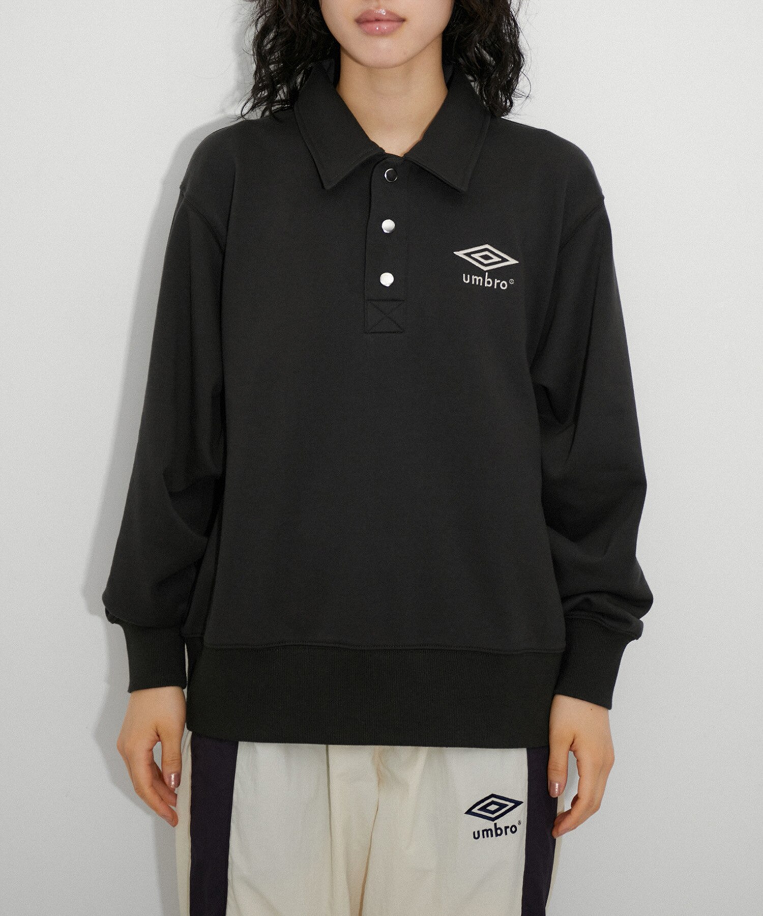 【UMBRO for ADAM ET ROPE'】COLLARED SWEAT PO