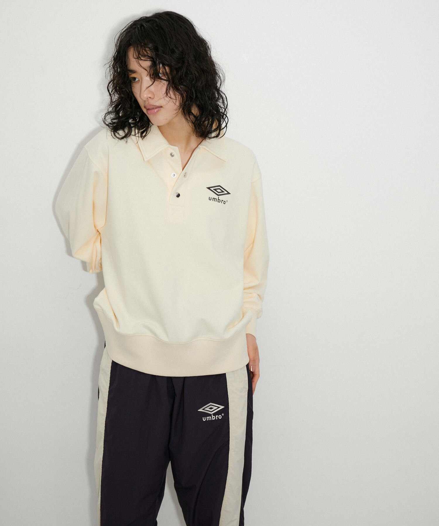 【UMBRO for ADAM ET ROPE'】COLLARED SWEAT PO