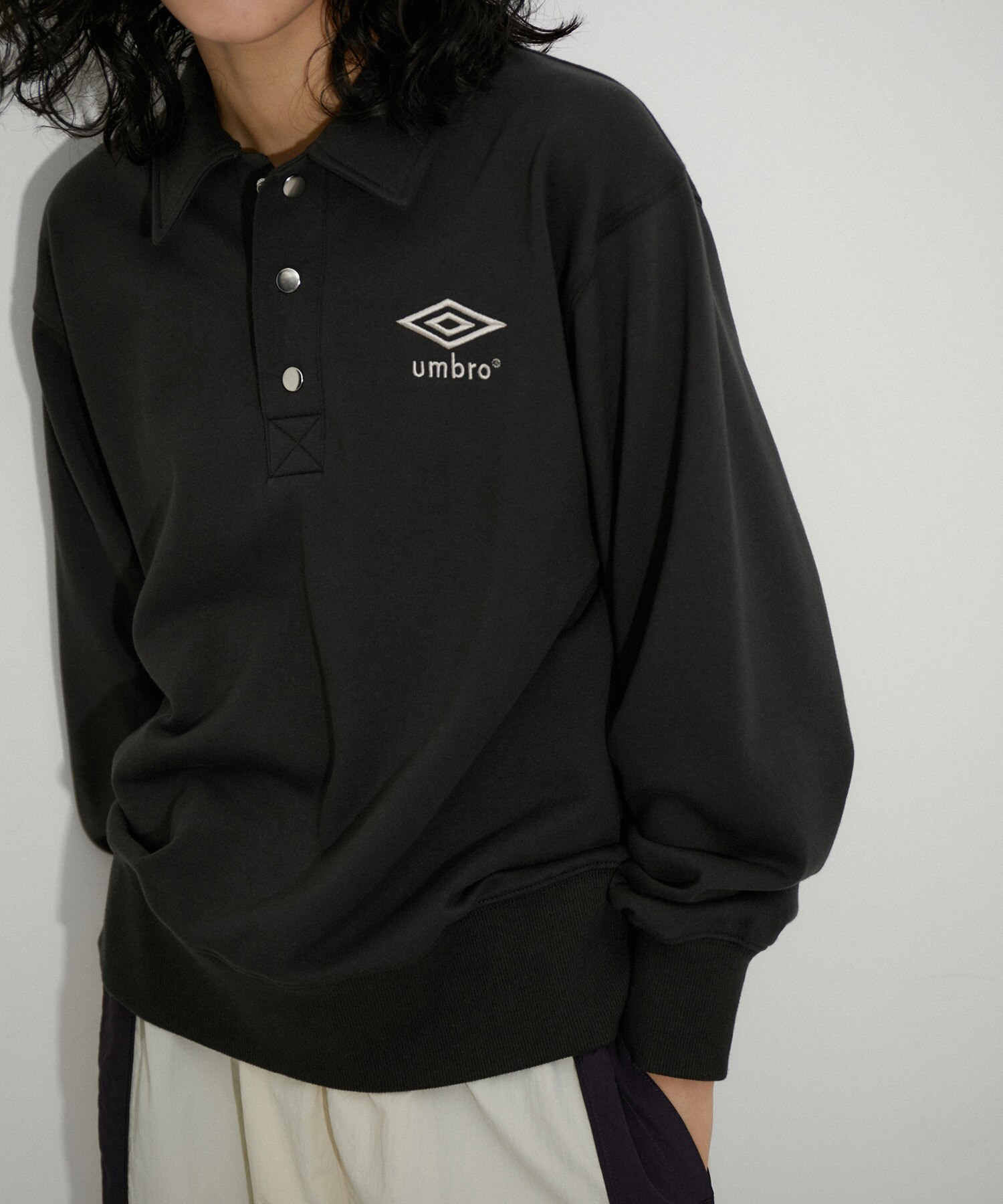 【UMBRO for ADAM ET ROPE'】COLLARED SWEAT PO