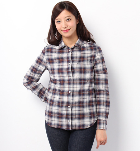 チェックシャツ