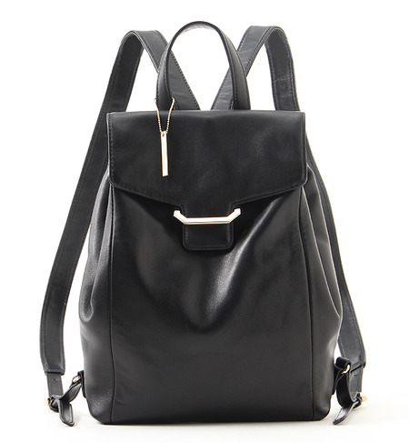 バックルレザーリュック