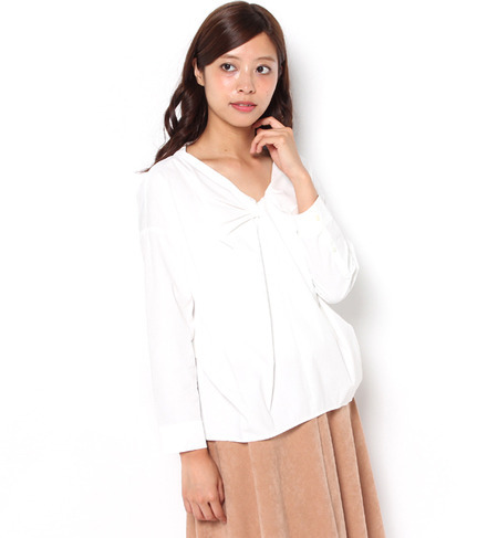 フロントタックブラウス