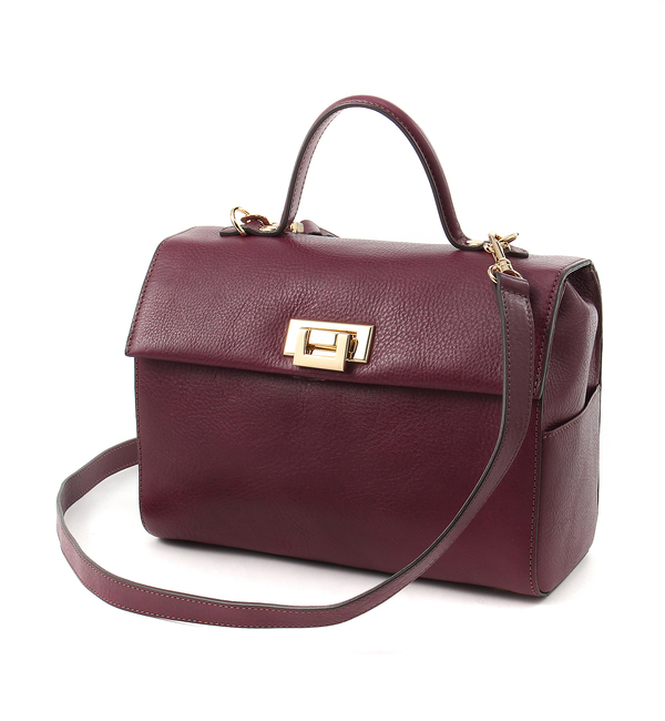 クラシカルレザーショルダーバッグ