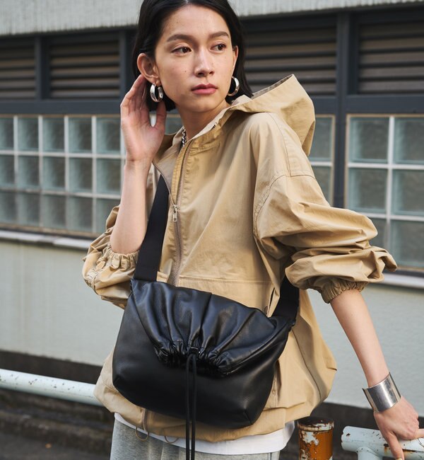 Soft leather shoulder bag (CE-1254)|russet(ラシット)の通販｜アイルミネ