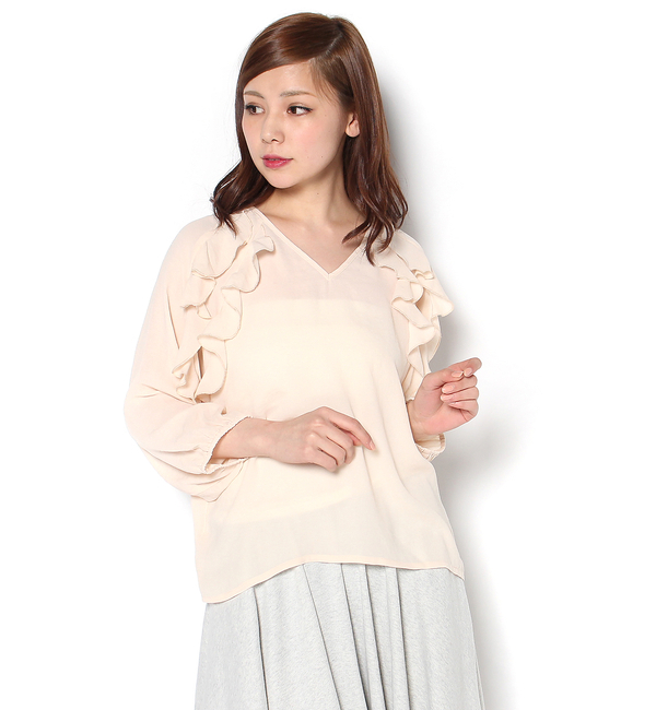 フリルティアードブラウス