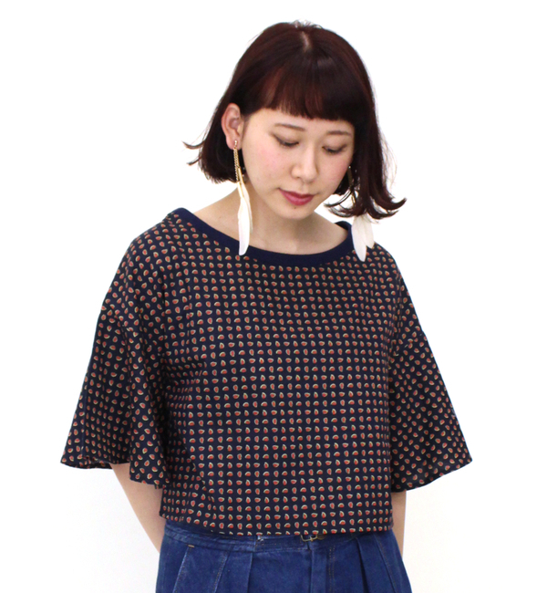 ペイズリー柄フレア袖クロップドプルオーバー