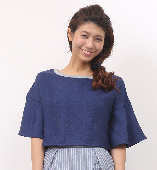 フレア袖クロップド丈プルオーバー