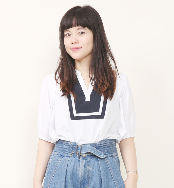 セーラーカラーブラウス