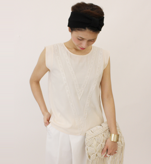 Vレース付プルオーバー