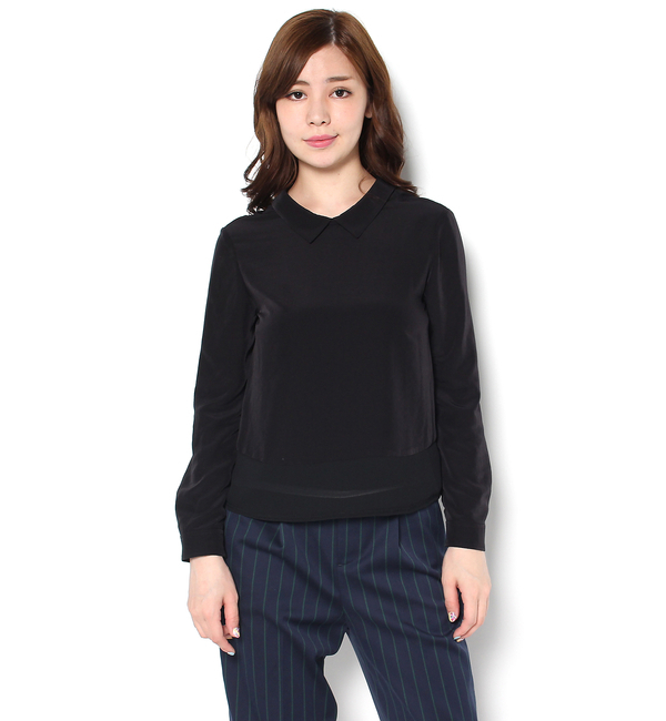 切替襟付きブラウス