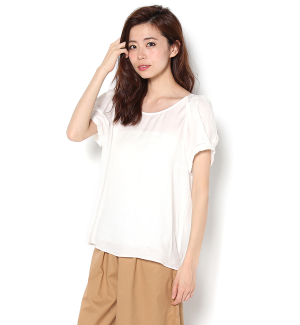 肩タックブラウス