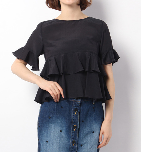 フリルブラウス