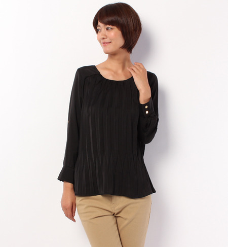 変形プリーツブラウス