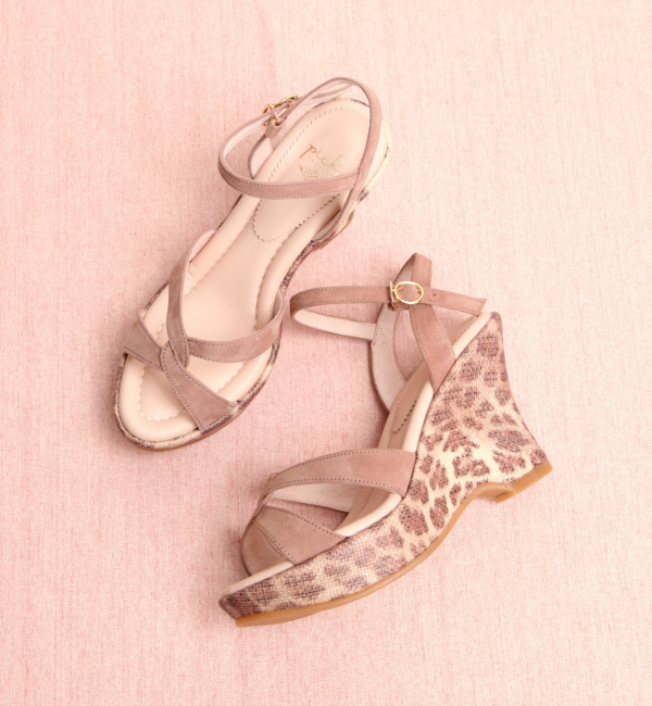 プラットホームサンダル