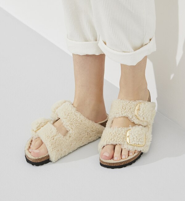 ○BIRKENSTOCK ARIZONA TEDDY Wベルトファーサンダル|Au BANNISTER 