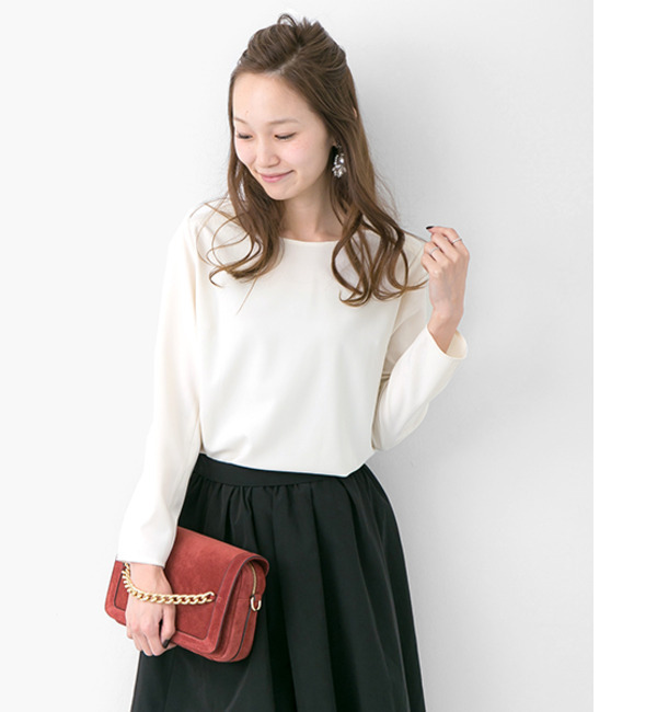 UR クルーネックブラスス