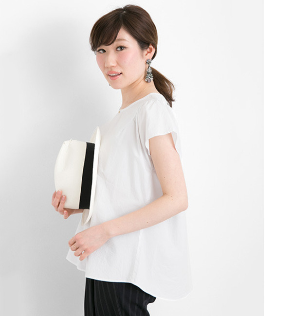UR バッククロスフレンチスリーブブラウス