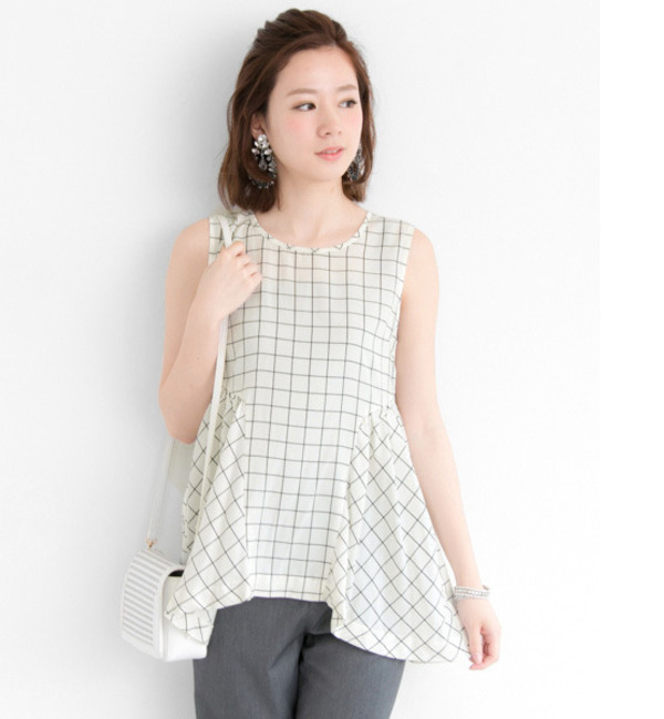 UR プリントノースリーブブラウス