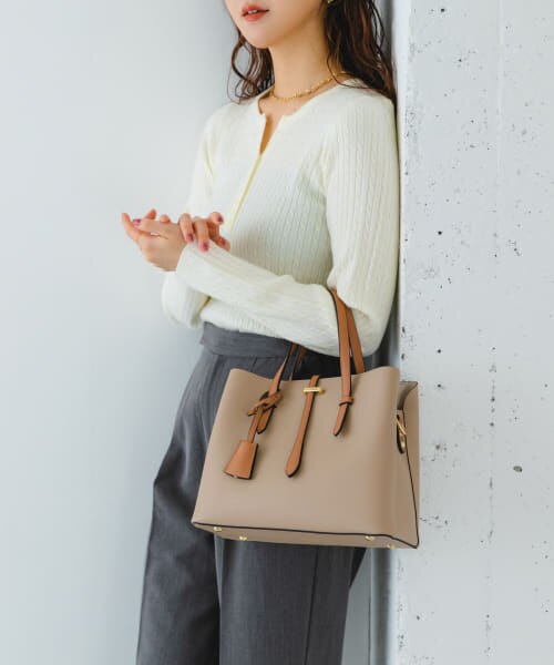 RODE SKO 『ドラマ着用商品』チャーム付ミドルバッグ『Msize』|URBAN RESEARCH(アーバンリサーチ)の通販｜アイルミネ
