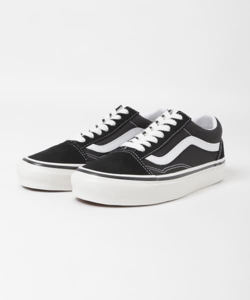 Vans black outlet label