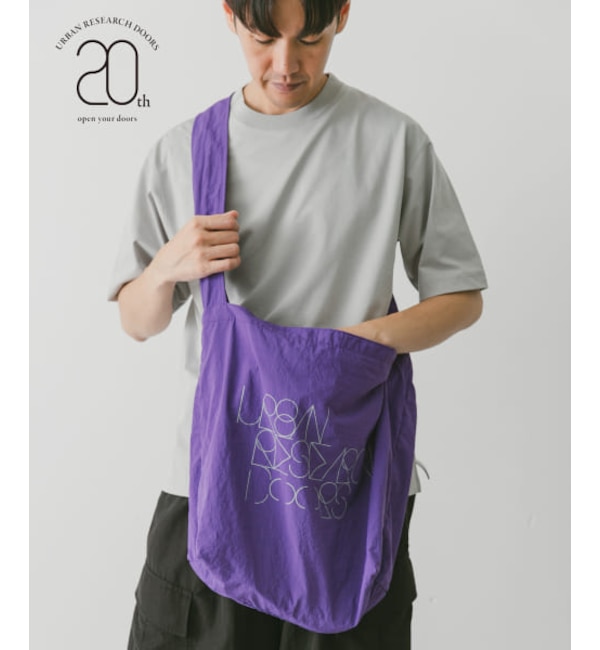 モテ系ファッションメンズ|【アーバンリサーチ/URBAN RESEARCH】 DOORS 20周年ロゴプリントショルダーバッグ